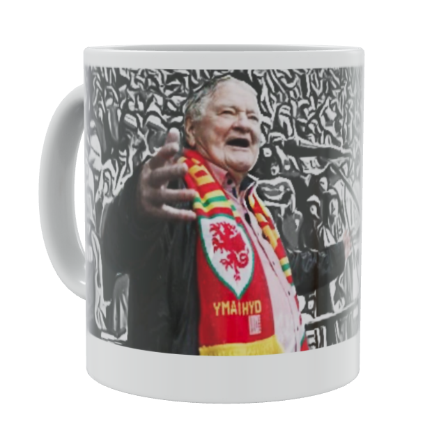 Yma O Hyd Mug